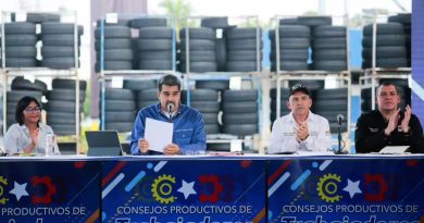 Presidente Obrero Nicolás Maduro dijo presente en la actividad denominada encadenamientos productivos, encuentro de los CPTT Región Central