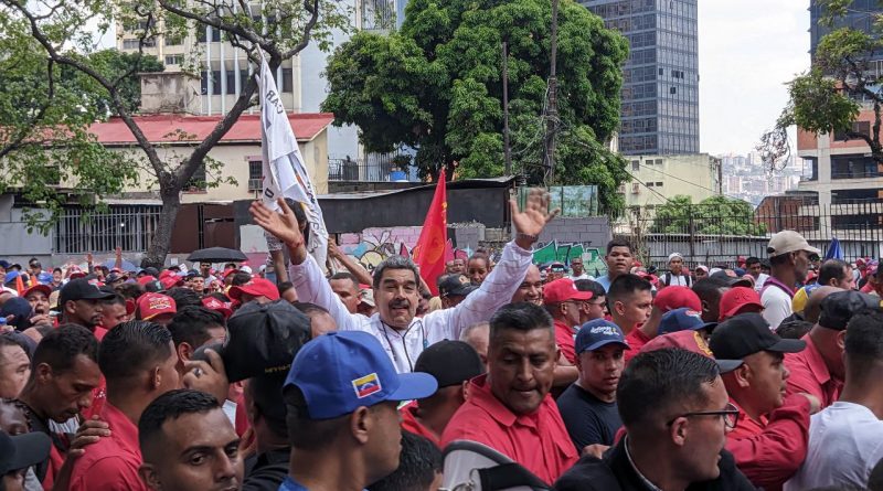 Presidente Nicolás Maduro junto a la clase obrera