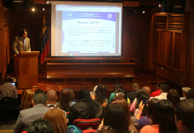 Fiscales del Ministerio Público dictan Clase Magistral a funcionarios del MPPPST