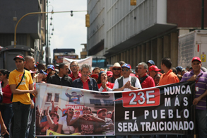Pueblo trabajador rinde homenaje a nuestros héroes invictos