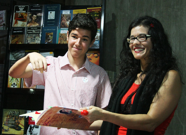 MinCi bautizó en Filven el libro ilustrado “Amor y Revolución”