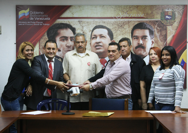 Consignada convención colectiva para los trabajadores del INCES