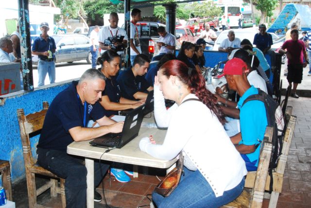 Pescadores de Vargas se inscriben en el IVSS para garantizar beneficios sociales