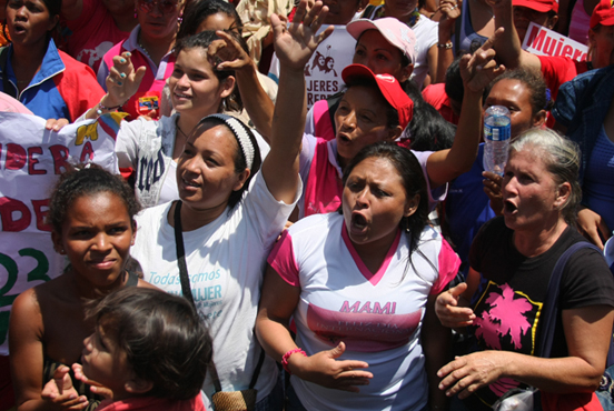 Mujeres celebran sus conquistas en revolución