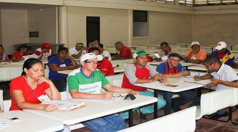 Ministro Vera: Trabajadores y Empresas tienen el compromiso de ser más productivos