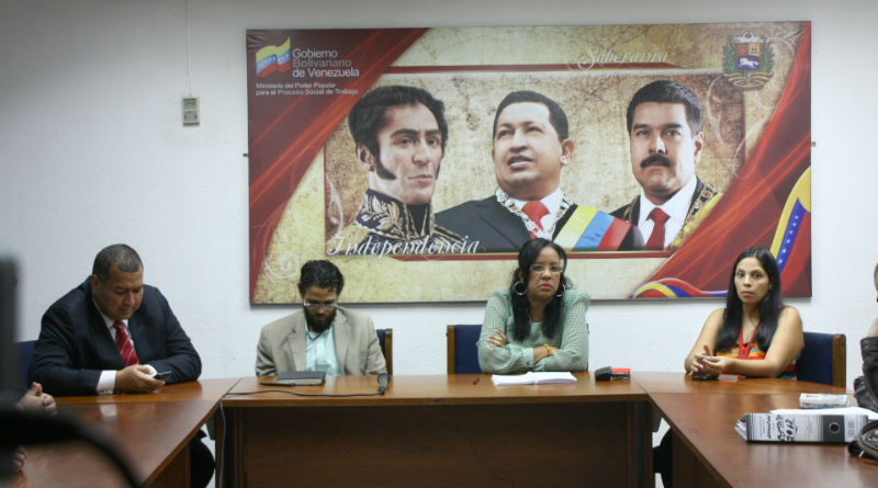 Instalan mesa de negociación de convención colectiva de trabajadores de la DEM