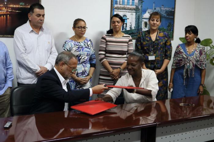 Cuba exporta a EEUU carbón de marabú pese al bloqueo yanqui