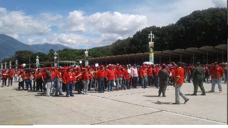 Pueblo revolucionario se moviliza en Caracas en apoyo a ejercicio Zamora 200