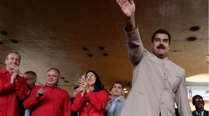 Maduro: Le entrego el poder al pueblo para que decida el destino de la patria