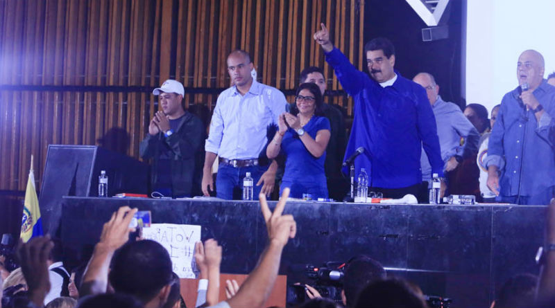 Presidente Maduro revela detalles de conversaciones con la derecha