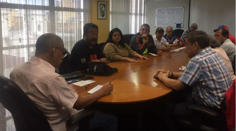 Ministro Ovalles analiza victoria contundente de la ANC con voceros internacionales de la Clase Obrera