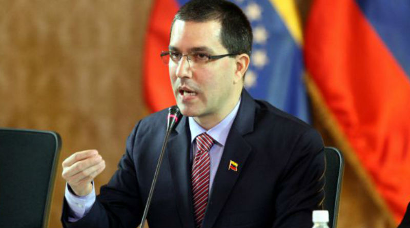 Canciller advierte que Chile alienta desestabilización en Venezuela