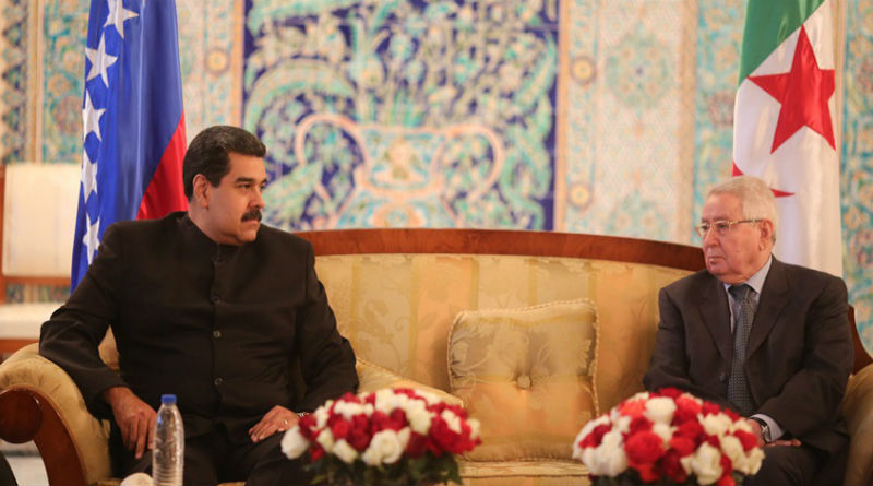 Presidente Maduro llega a Argelia como parte de su periplo hacia Turquía