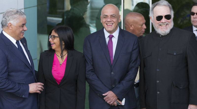 Gobierno y oposición reanudarán diálogo este martes