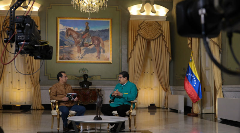 Presidente Maduro: La opción es entre voto o salto al vacío
