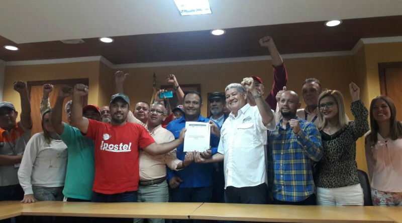 Ministro Piñate encabeza firma del contrato colectivo de IPOSTEL