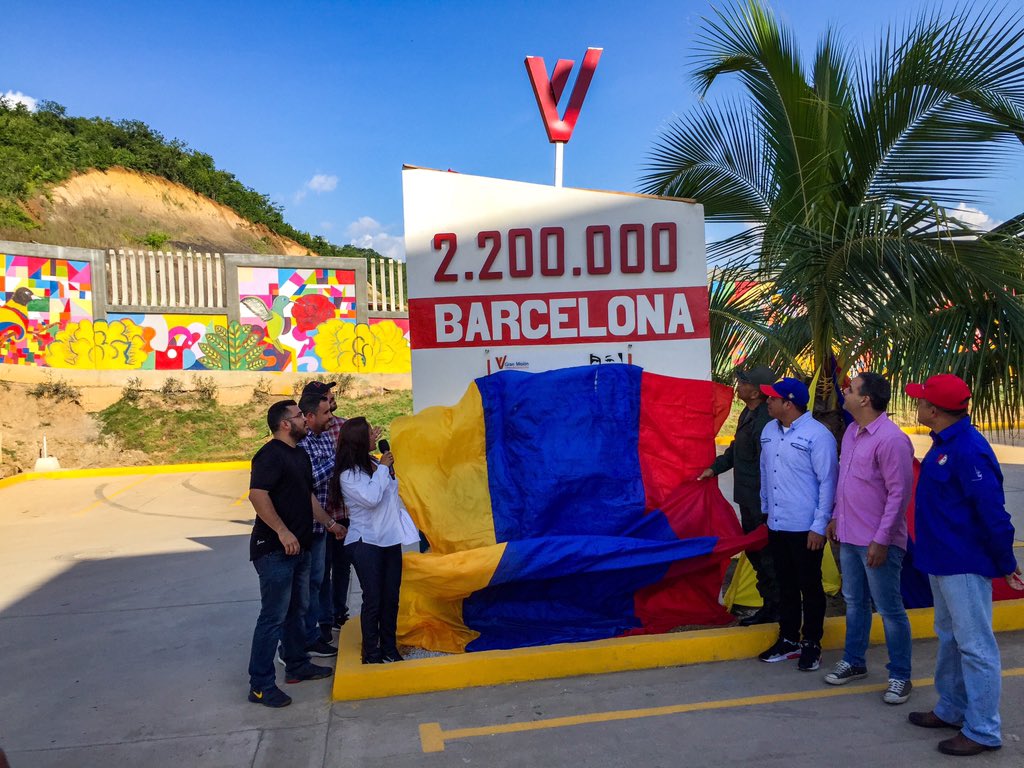 Develan en Anzoátegui el hito 2 millones 200 mil de la GMVV