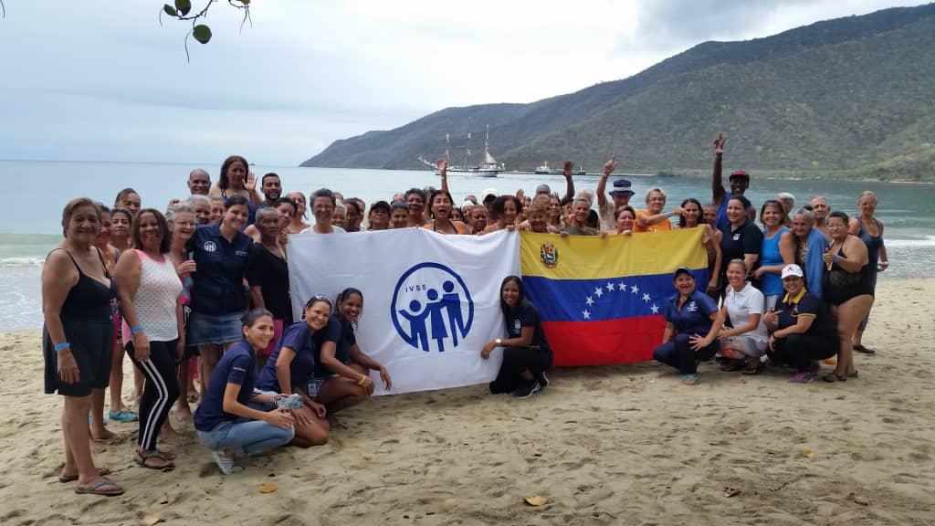 Jubilados y Pensionados del IVSS disfrutaron del paisaje en Bahía de Turiamo