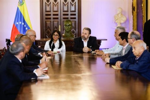 Con el diálogo avanzamos todos.