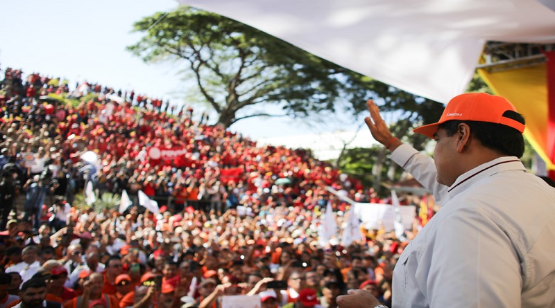 Maduro felicita solidaridad del pueblo venezolano que se moviliza en rechazo de agresiones imperiales contra Conviasa