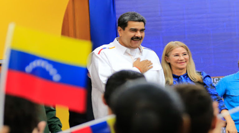 Entre muestras de amor del pueblo el presidente Nicolás Maduro celebra su cumpleaños