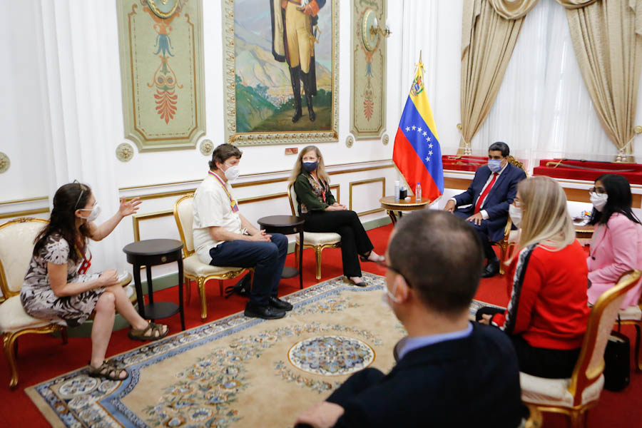 Presidente Maduro sostiene un encuentro con los protectores de la Embajada de Venezuela en EEUU
