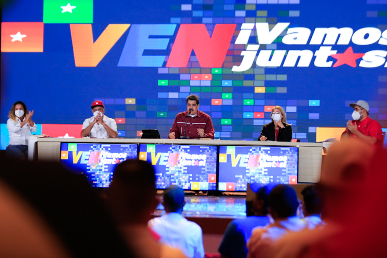 Este domingo nos vamos a quitar cinco años de fracaso de la Asamblea Nacional, afirma Maduro