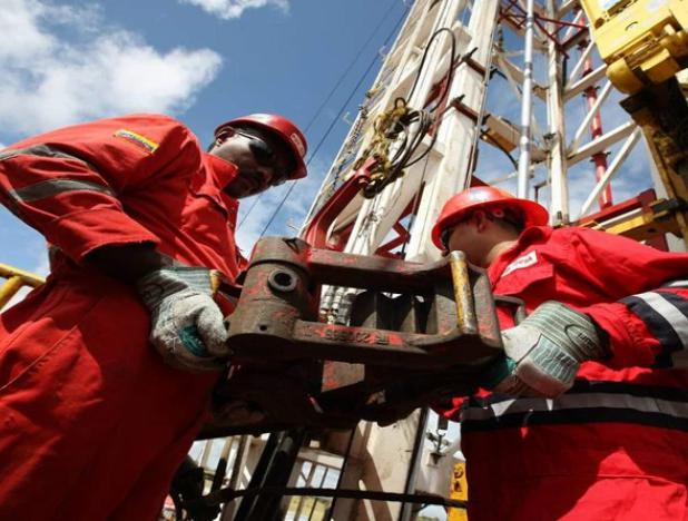 Pdvsa incorporó a 293 trabajadores tercerizados del Centro de Refinación Paraguaná