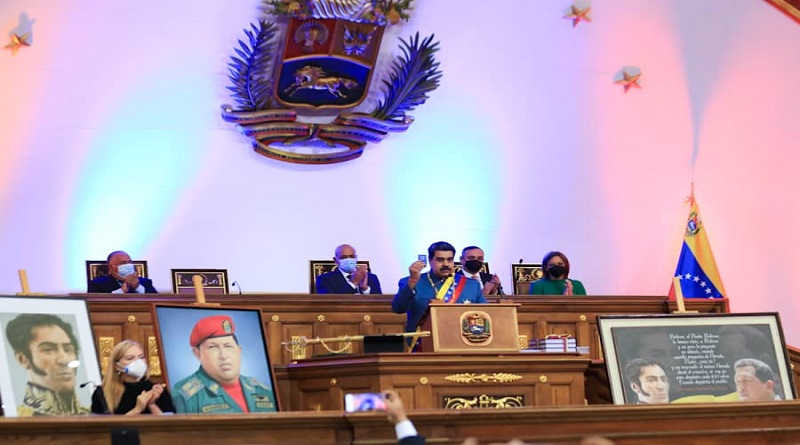 Venezuela tiene como meta incrementar su producción petrolera en 1 millón 500 mil barriles diarios