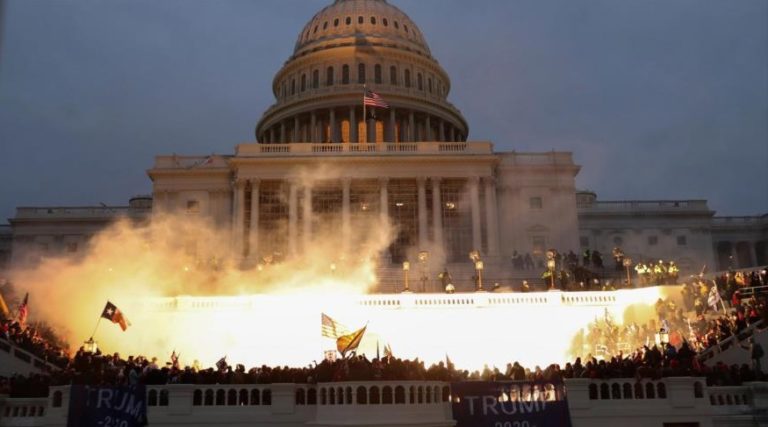 EE.UU. | Mueren cuatro personas que participaron en protestas a favor de Trump durante toma de Congreso en Washington (+FOTOS del CAOS)