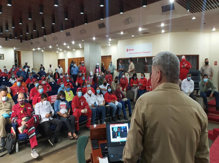 Ministro Piñate y trabajadores evalúan la productividad del CRP