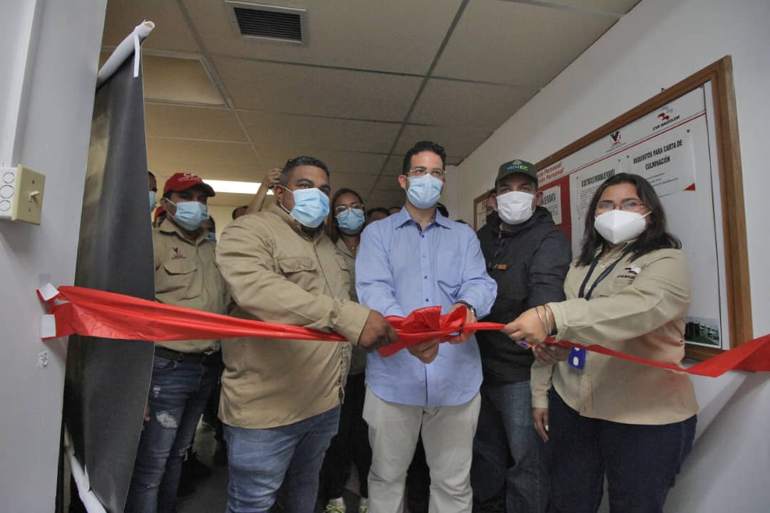 Trómpiz inaugura Aldea Universitaria de CVG Bauxilum en Bolívar