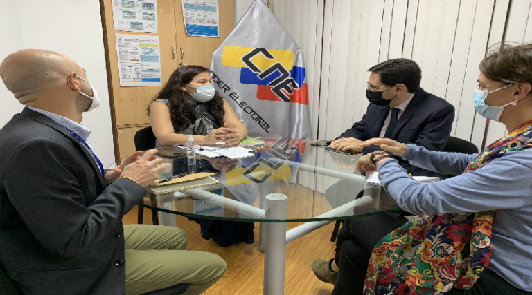CNE se reúne con representantes del Centro Carter de cara a las megaelecciones del 21N