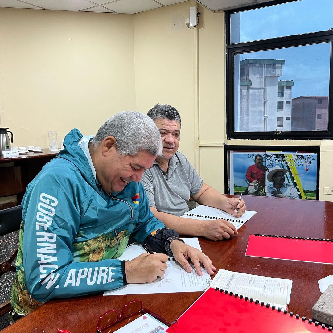 Gobernación del Estado Apure y Uraplast firman convenio de cooperación