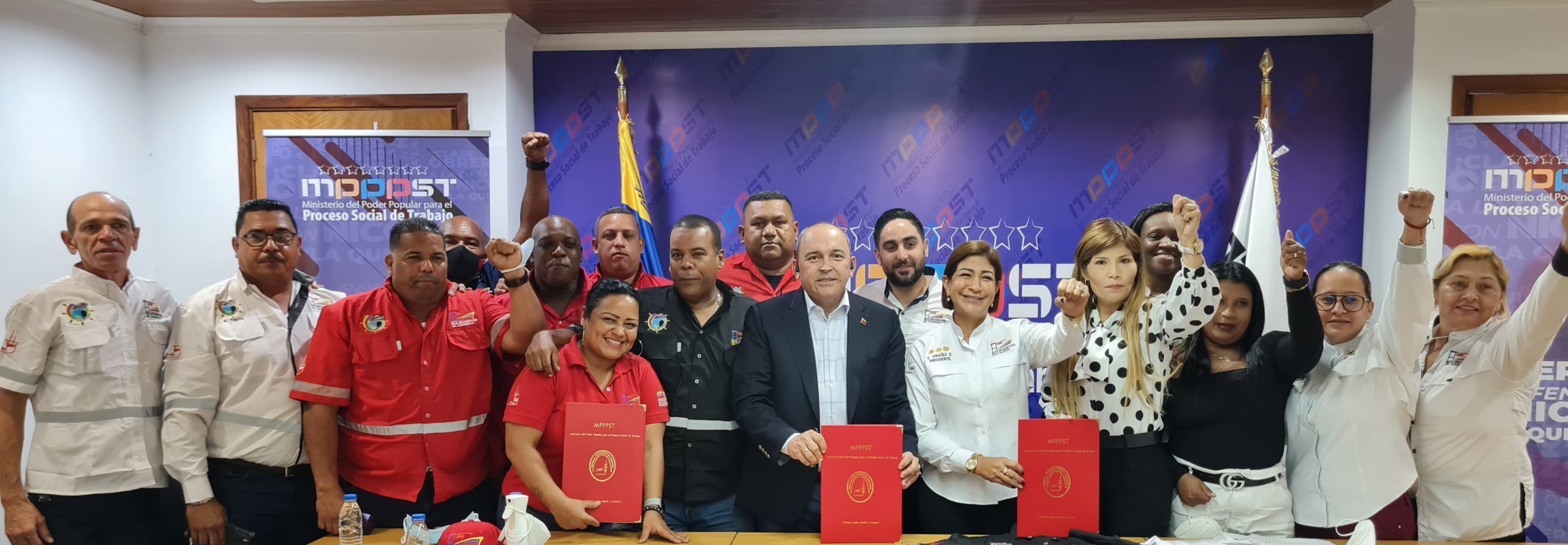 Ministro Francisco Torrealba suscribió la homologación de la primera Convención Colectiva de Bolipuertos