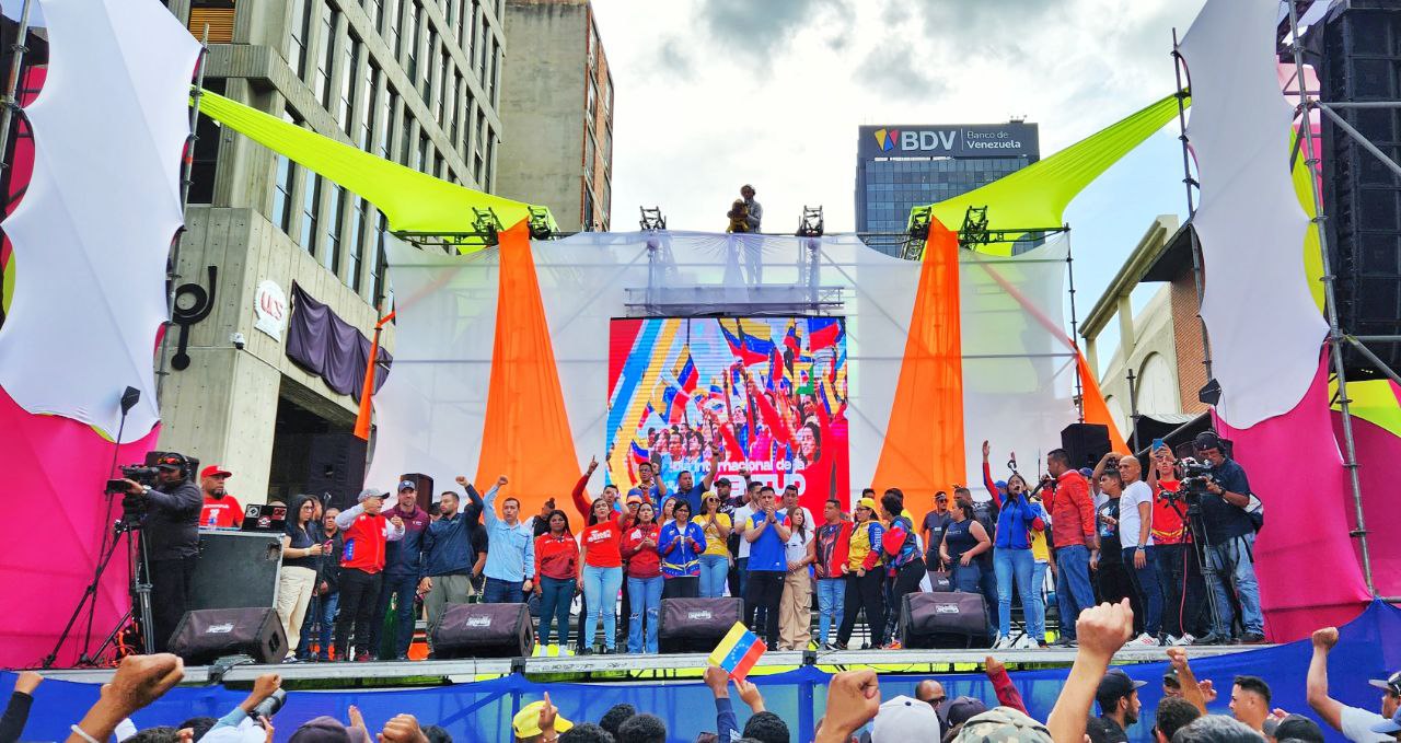 Gobierno bolivariano acompañó marcha del Día Internacional de la Juventud