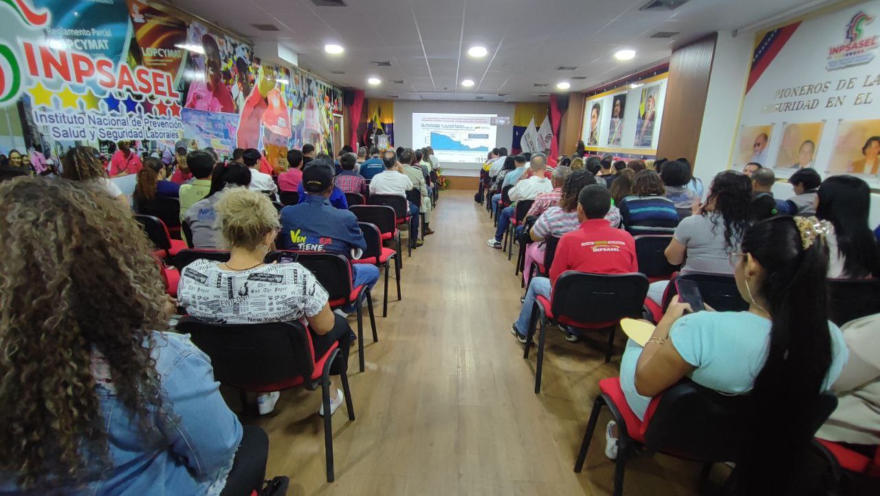 Viceministro Ríos dicta taller sobre la Seguridad y salud en el proceso social del trabajo, luchando frente a un mundo cambiante