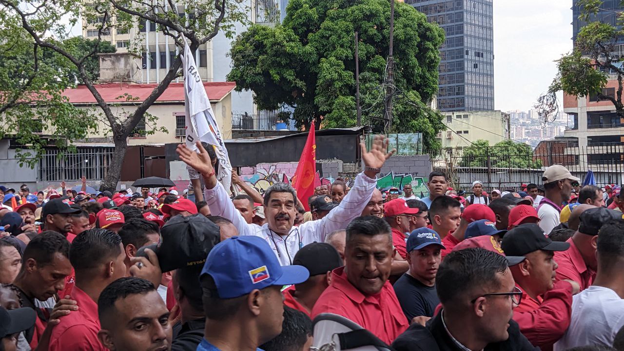El Presidente obrero, Nicolás Maduro, se une a la movilización del Día del Trabajador