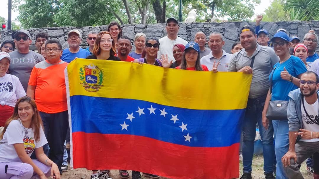 Venezuela celebró el 213° aniversario de la Firma del Acta de Independencia, con un desfile cívico militar por la Fuerza Armada Nacional Bolivariana (FANB) y sus cuatro componentes, además de la participación de las Misiones y Grandes Misiones venezolanas.