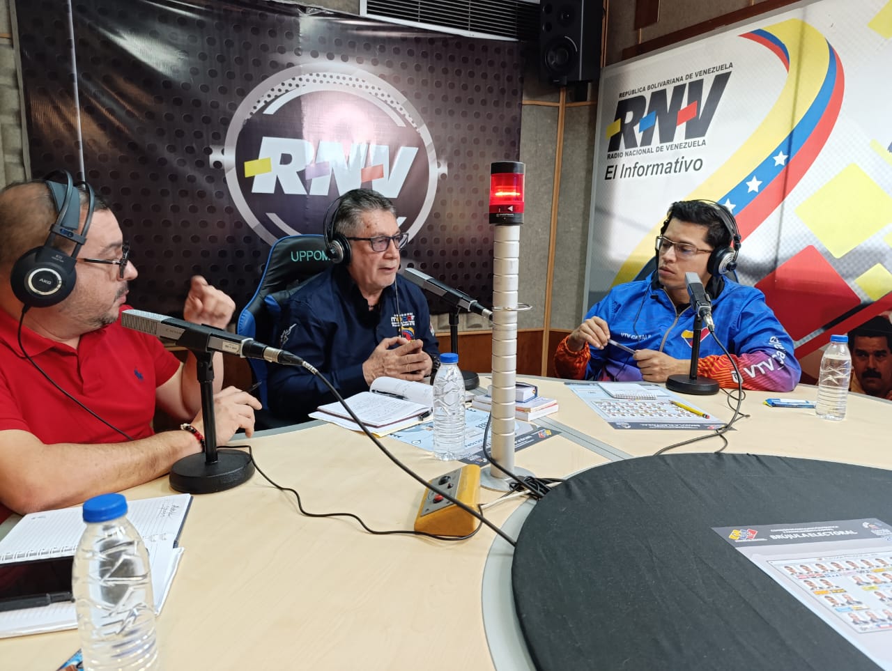 Ministro Alexis Corredor explicó cómo ha afectado la guerra económica a la clase trabajadora durante programa especial de la RNV