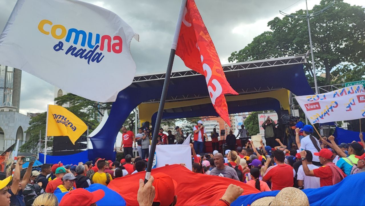 Comuneros recorrieron las calles de Caracas para ratificar la victoria del Presidente Nicolás Maduro