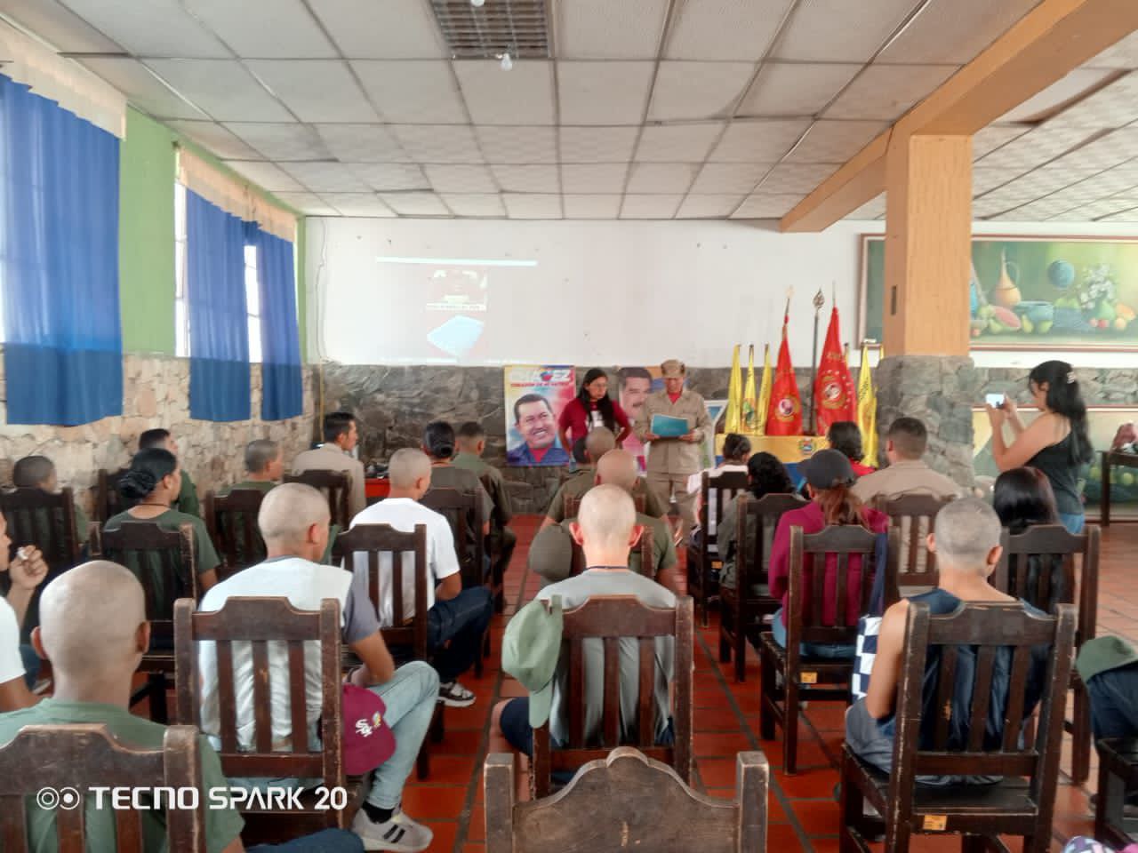 Taller de Formación del Libro Azul en el Batallón Justo Briceño.